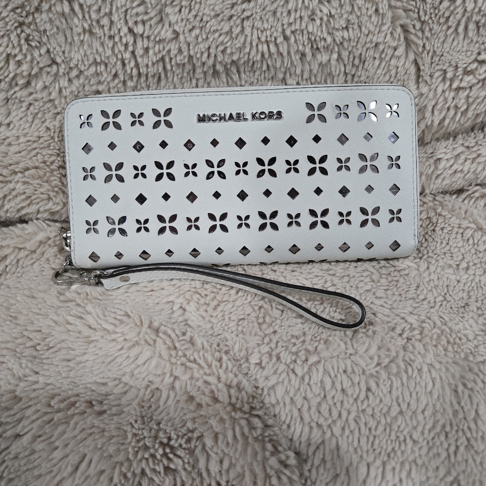Michael Kors Silver White Zip Around Wallet Wristlet
